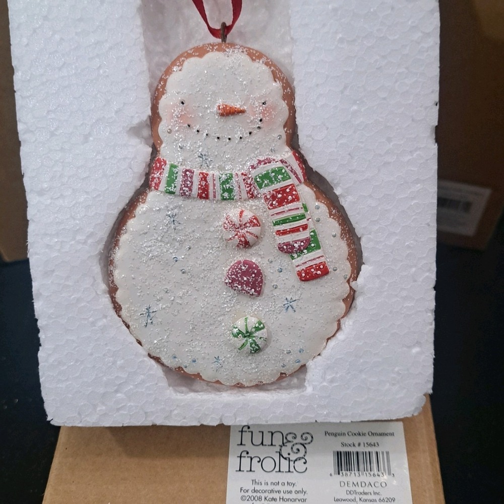 DEMDACO Fun & Frolic Snowman Cookie Ornament 2008 – Holiday Gingerbread Decor